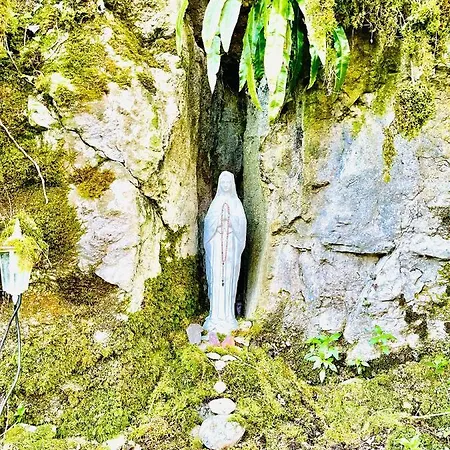 Oda ve Kahvaltı Les Contes Fougax-et-Barrineuf