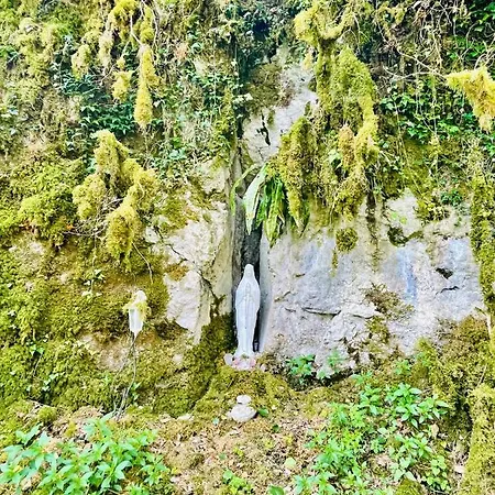 Oda ve Kahvaltı Les Contes Fougax-et-Barrineuf