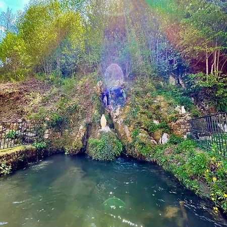 Oda ve Kahvaltı Les Contes Fougax-et-Barrineuf