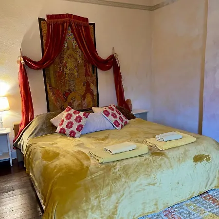 Oda ve Kahvaltı Les Contes