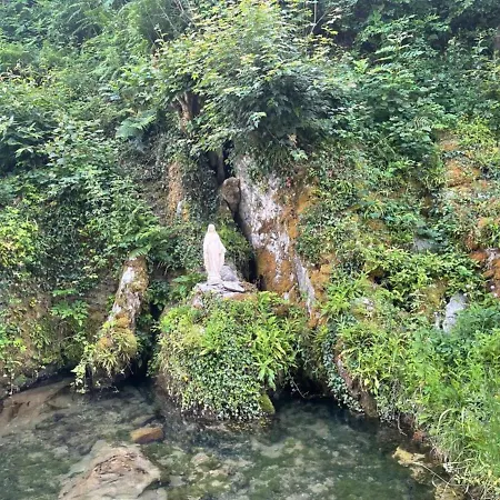 Les Contes Oda ve Kahvaltı Fougax-et-Barrineuf