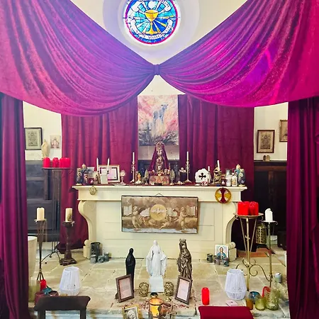Les Contes Bed & Breakfast Fougax-et-Barrineuf