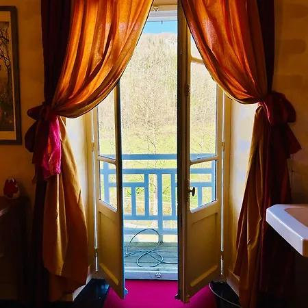 Les Contes * Fougax-et-Barrineuf