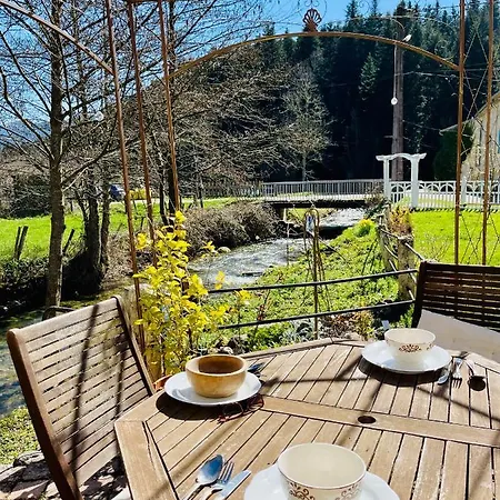 Les Contes * Fougax-et-Barrineuf