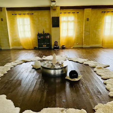 Les Contes Alojamento de Acomodação e Pequeno-almoço Fougax-et-Barrineuf