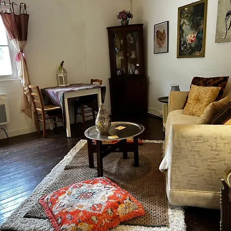 Les Contes Bed and breakfast