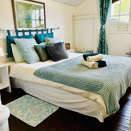 Les Contes Bed and breakfast *