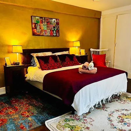 Les Contes Bed and breakfast *