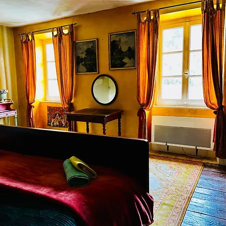 Les Contes Bed and breakfast