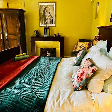 Les Contes Bed and breakfast *