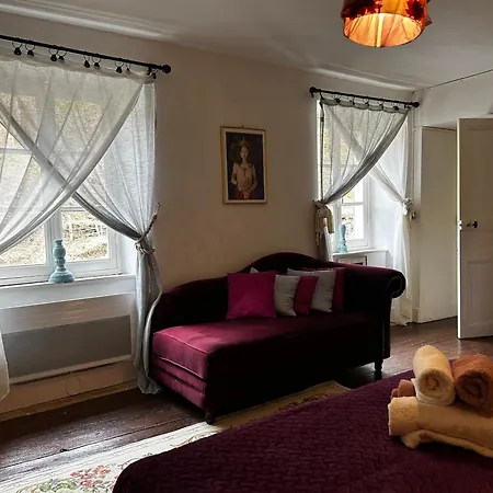 Les Contes Bed and breakfast Fougax-et-Barrineuf