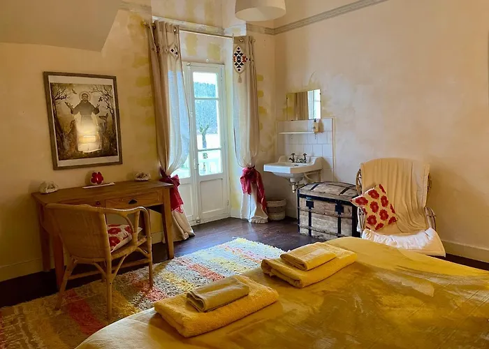 Les Contes Bed & Breakfast