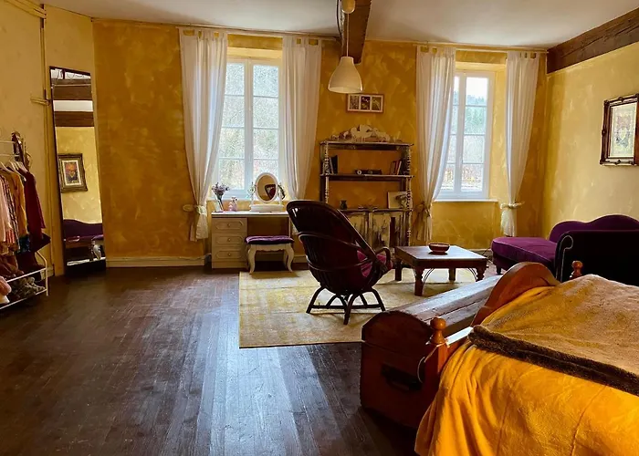 Les Contes Bed & Breakfast