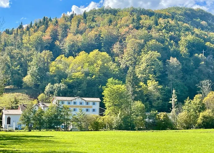 Les Contes Bed & Breakfast Fougax-et-Barrineuf