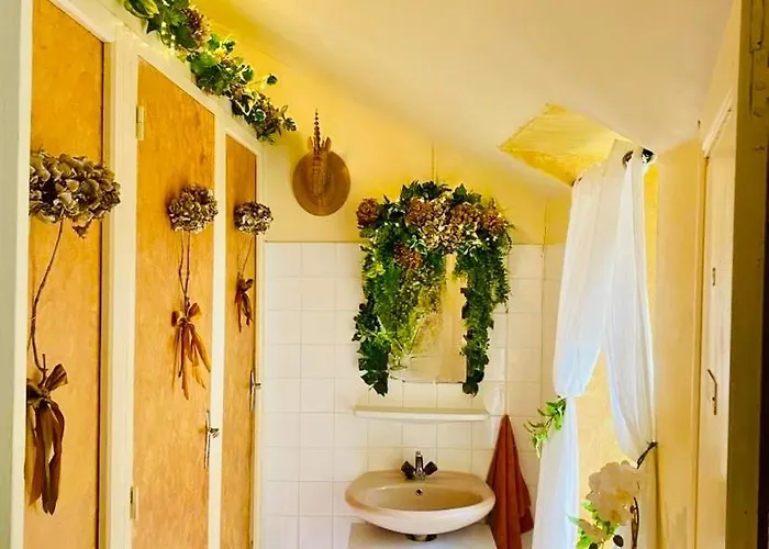 Les Contes Bed & Breakfast